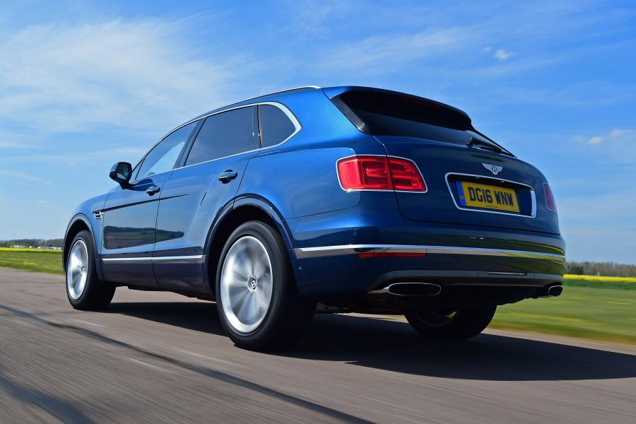  Bentley Bentayga 2016 года  (UK) (фото 11 из 15)